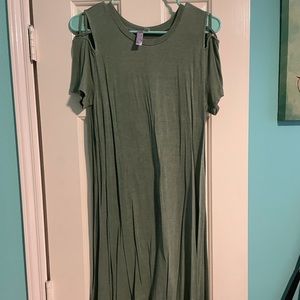 Army green casual dress. Crisscross shoulder.